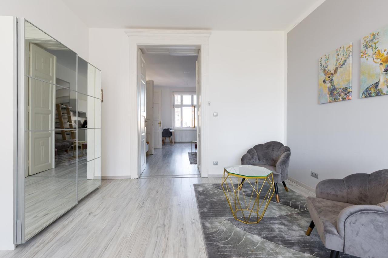 Designer Apartment On The Budapest Broadway With 2Br And Ac מראה חיצוני תמונה