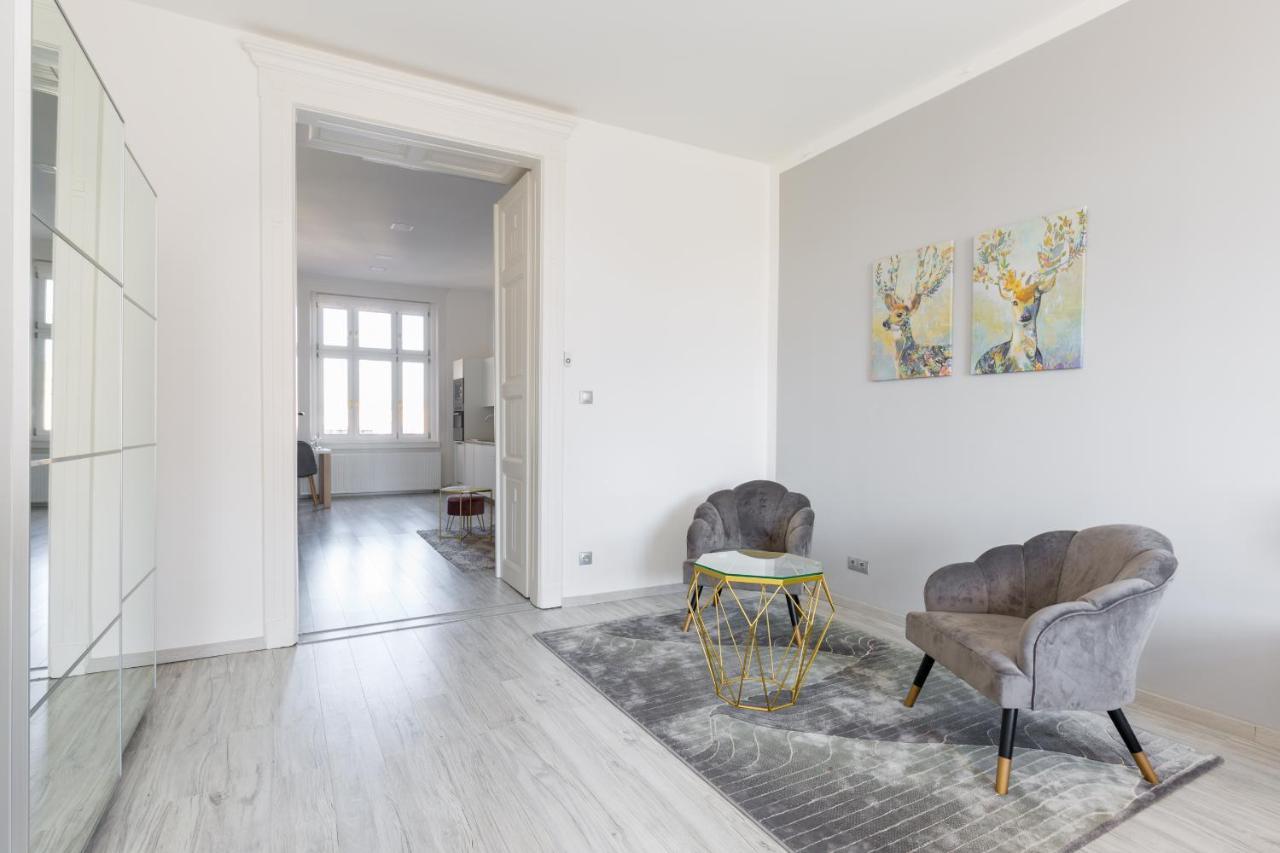 Designer Apartment On The Budapest Broadway With 2Br And Ac מראה חיצוני תמונה