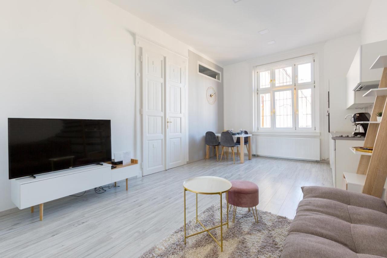 Designer Apartment On The Budapest Broadway With 2Br And Ac מראה חיצוני תמונה